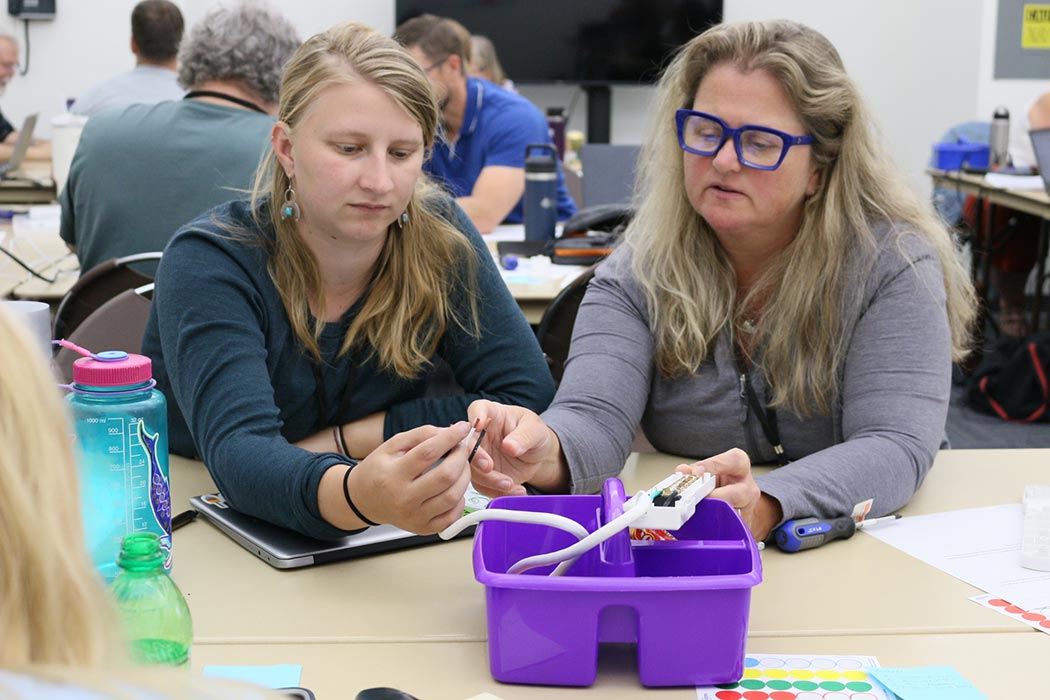 Washington teachers explore new science curriculum at OpenSciEd High School Summer Institute