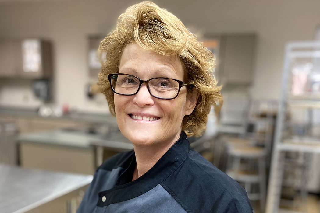 Washougal High School’s Brenda Hitchins named 2021 Regional Teacher of the Year by ESD 112