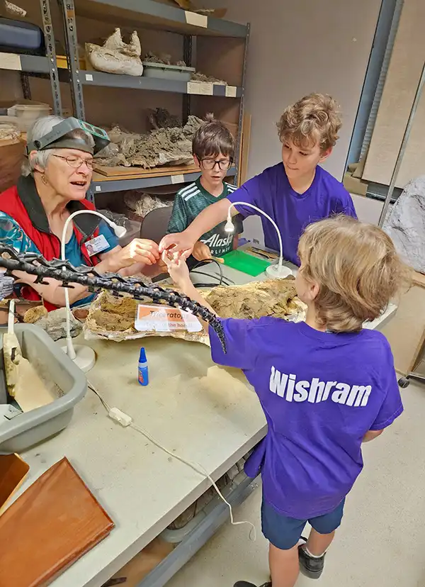 reach-services REACH students engage with partners during field trips